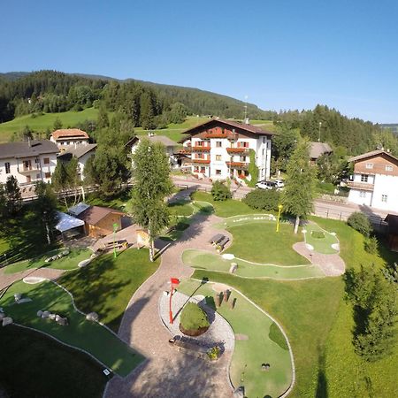 Hotel Dolomiten Monguelfo-Tesido / Welsberg-Taisten Exterior photo