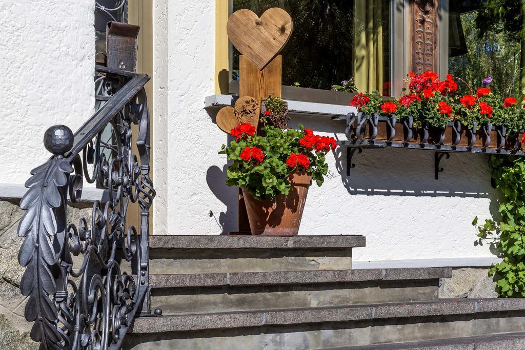 Hotel Dolomiten Monguelfo-Tesido / Welsberg-Taisten Exterior photo